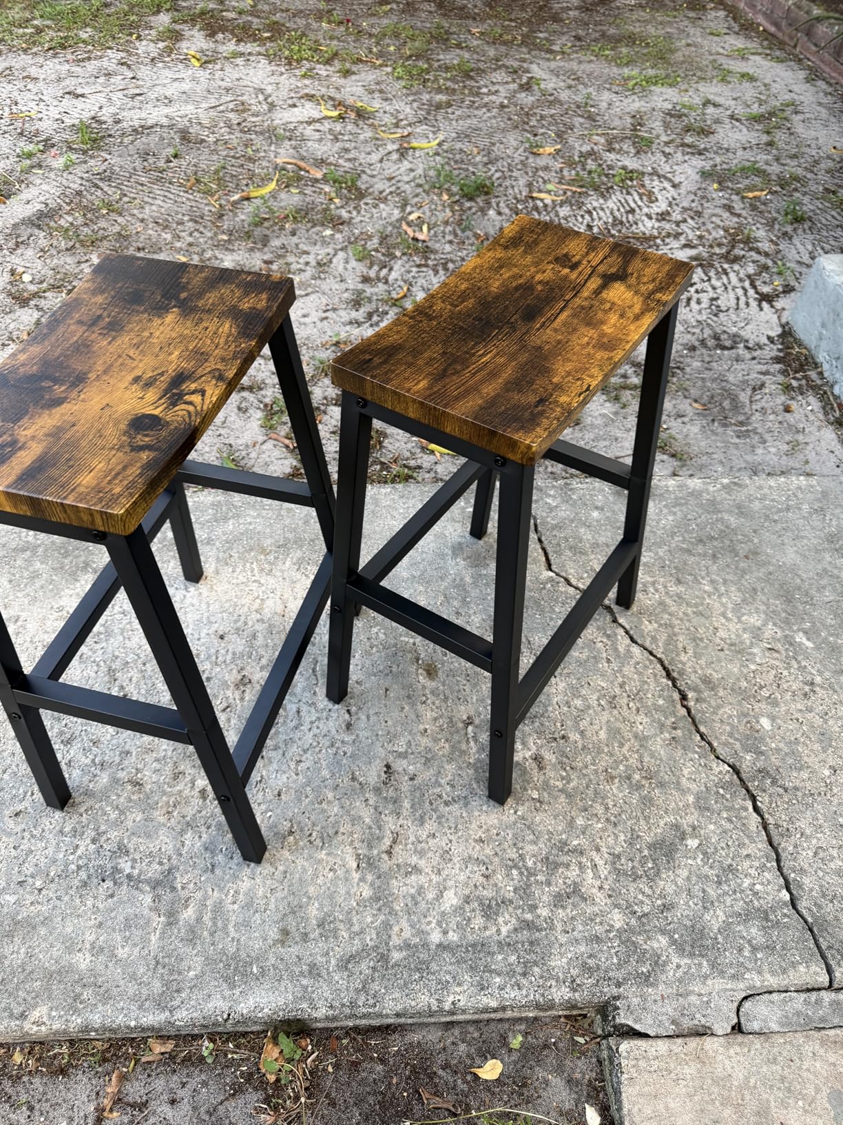 HOOBRO Bar Stools, Set of 2 Bar Chairs, 23.6 Inch Saddle Stools, Kitchen Counter Seat with Footrests, Industrial Barstools for Dining Room, Kitchen, Counter, Rustic Brown and Black BF02MD01 customer photo 1