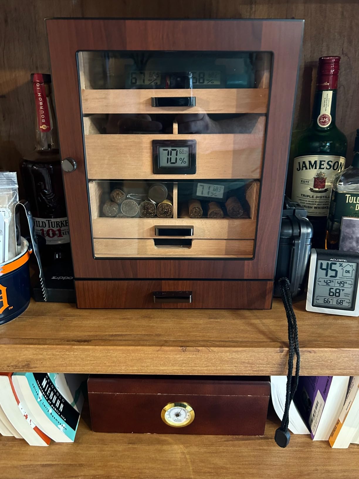 CASE ELEGANCE Luca Humidor Cabinet Stores 80-100, Cigar Humidor Box with Spanish Cedar, Glass Display, Easy Humidification System, Digital Hygrometer - Black customer photo 1