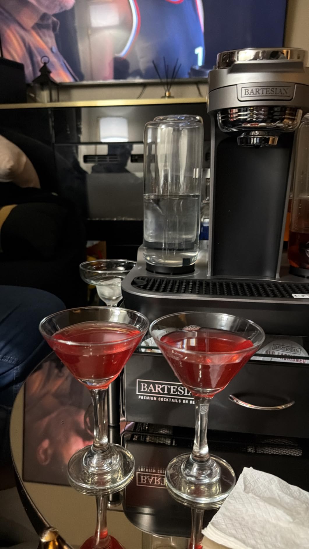 Bartesian Professional Cocktail Machine and Margarita Maker - High Capacity Bar Cocktail Mixer with 5 Premium Glass Bottles for Parties and Entertaining - Push-Button Technology and Easy Clean Design customer photo 1