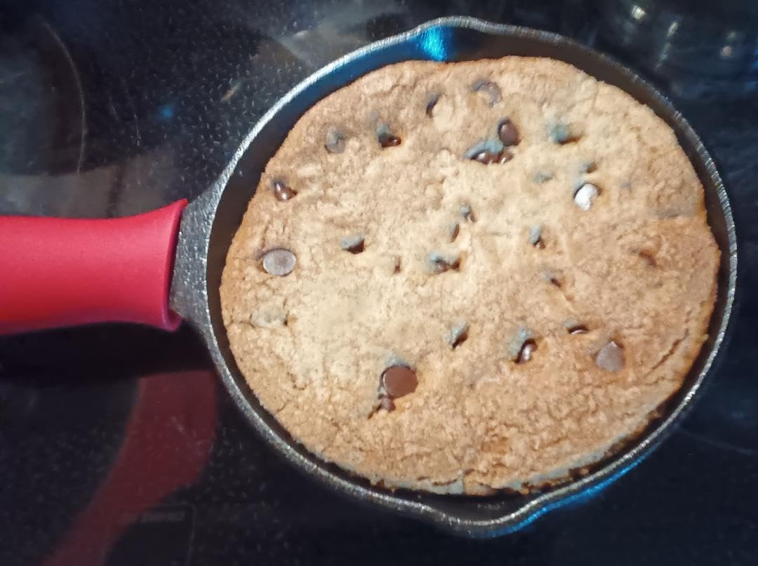 Lodge Seasoned Cast Iron Skillet Set 8, 10.25 & 12 Inches - PFAS-Free, Non-Toxic Cookware - Use with an Oven, Stove, Grill, or Campfire - Naturally Non-Stick & Oven Safe customer photo 2