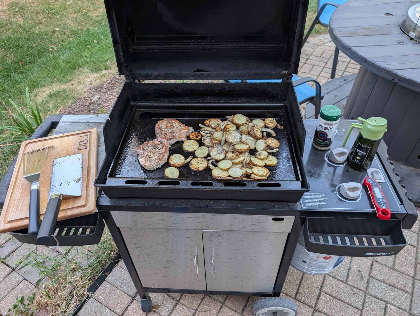 Weber Rust-Resistant Outdoor Griddle Insert, Full-Size - Pre-Seasoned Carbon Steel Griddle for Searwood & Large Spirit Series Gas Grills customer photo 1