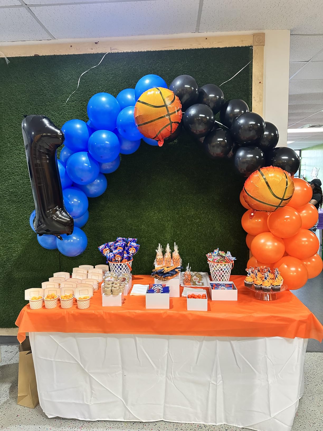 Suclain 24 Set Football Bowls Snacks Paper Cups Disposable Football Party Decorations Supplies Favors with Tailgate Cards for Kids Tailgate Games Birthday Sports Events Popcorn customer photo 1