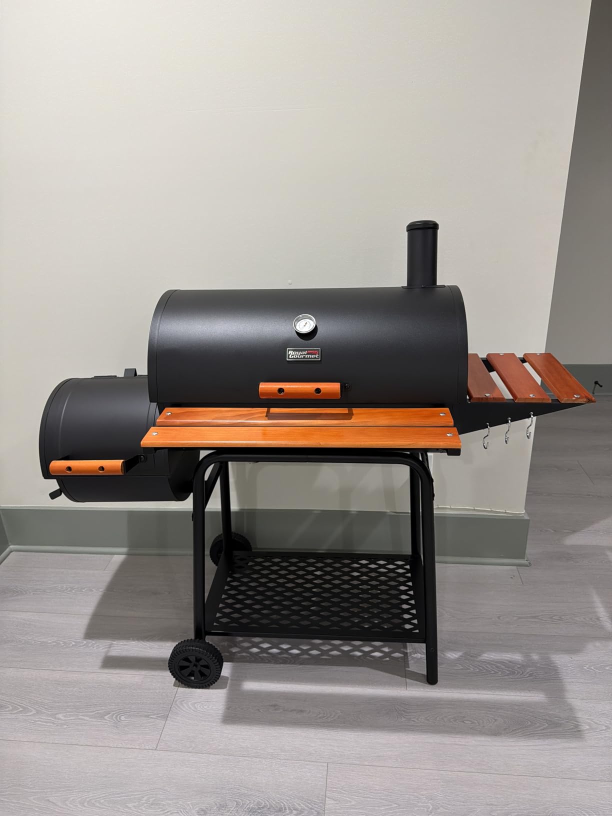 Royal Gourmet CC1830W 30-Inch Charcoal Grill with Offset Smoker and Wood-Painted Side Table, Outdoor Smoker Grill with 811 Sq. In. Cooking Area for Outdoor Barbecue Event, Black customer photo 2