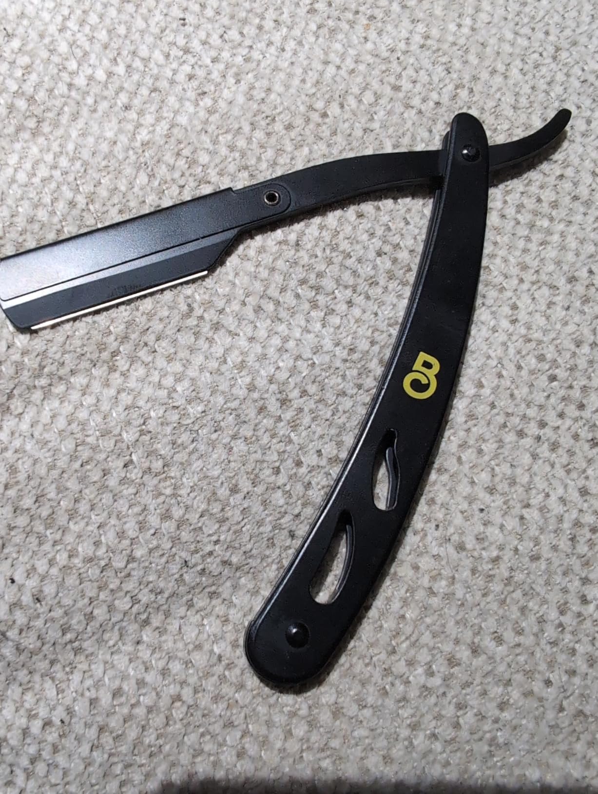 The Beard Club Straight Razor for Men - Navajas Para Barbero - Barber Straight Edge Razor Kit - Premium Single Derby Blade Cutthroat With 10 Replaceable Stainless Steel Blades & Leather Case customer photo 2