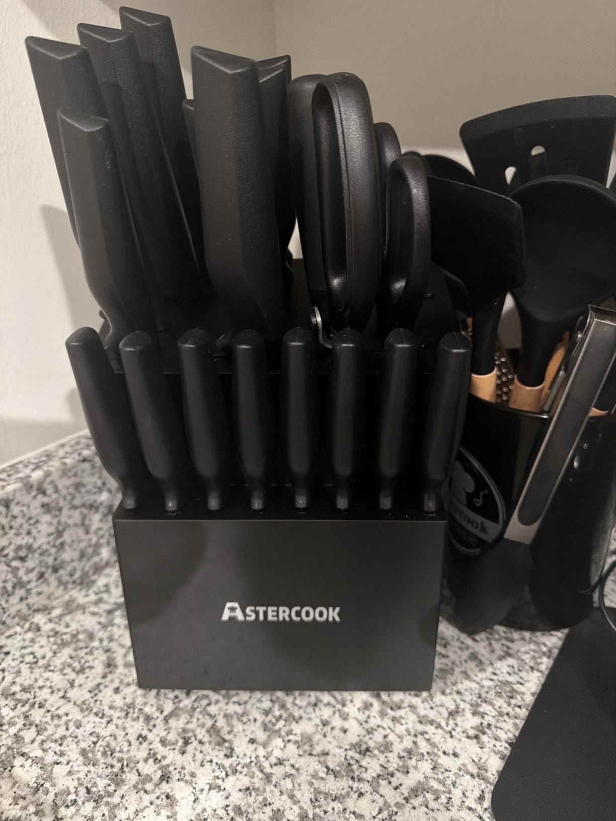 Knife Set, Astercook 21 Pieces Knife Sets for Kitchen with Block, Dishwasher Safe Kitchen Knife Set with Built-in Sharpener, German Stainless Steel Black Knife Block Set Mothers Day Gifts customer photo 2