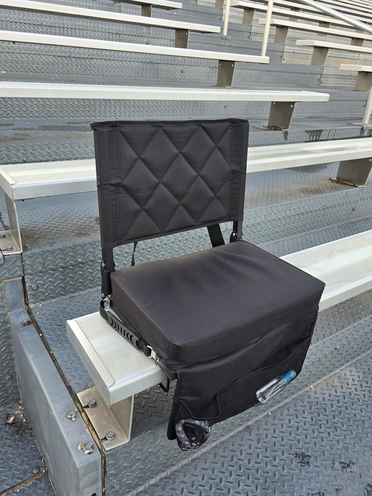 Sheenive Stadium Seats for Bleachers with Back Support, Bleacher Seats with Backs and Cushion Wide, Padded Portable Folding Comfort Stadium Chair with Shoulder Strap for Football Baseball Games customer photo 2
