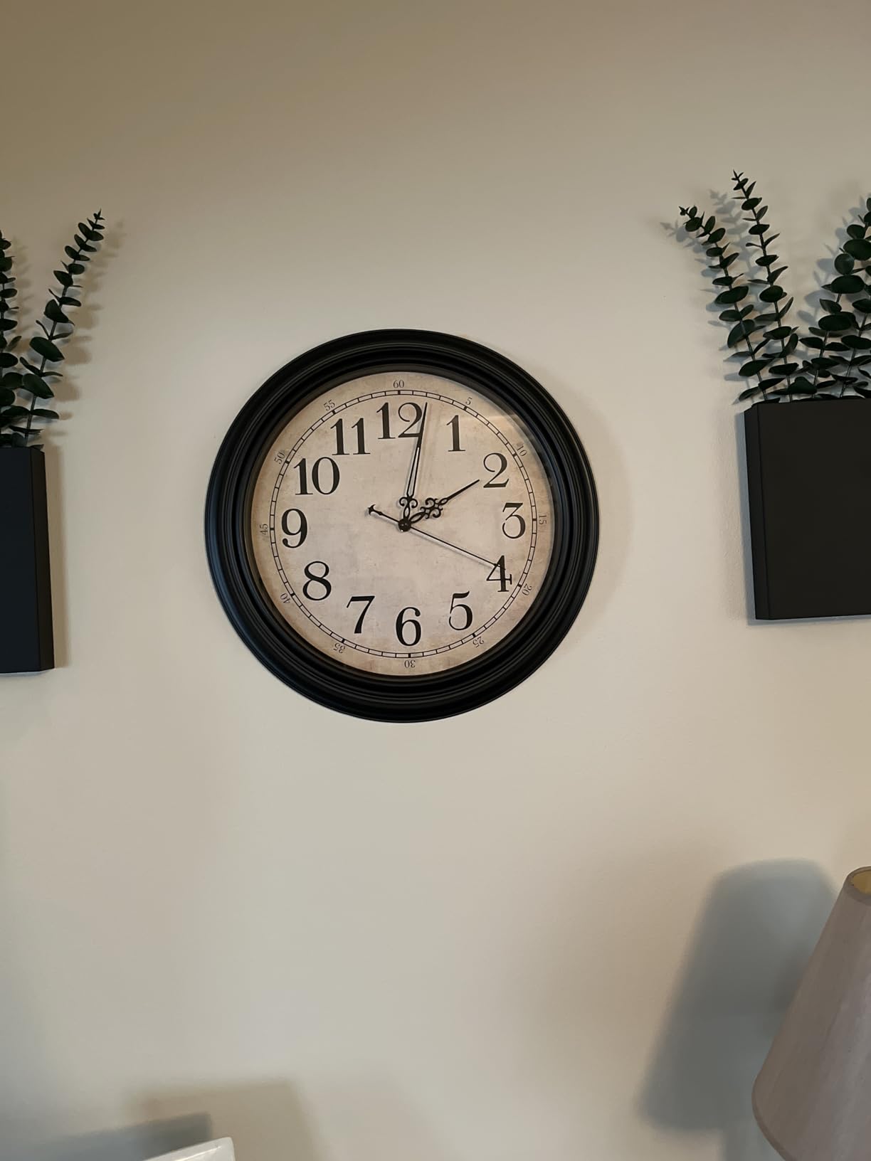 Plumeet Retro Wall Clock, 12'' Non Ticking Classic Silent Vintage Wall Clocks Decorative Kitchen Living Room Bedroom - Battery Operated customer photo 1