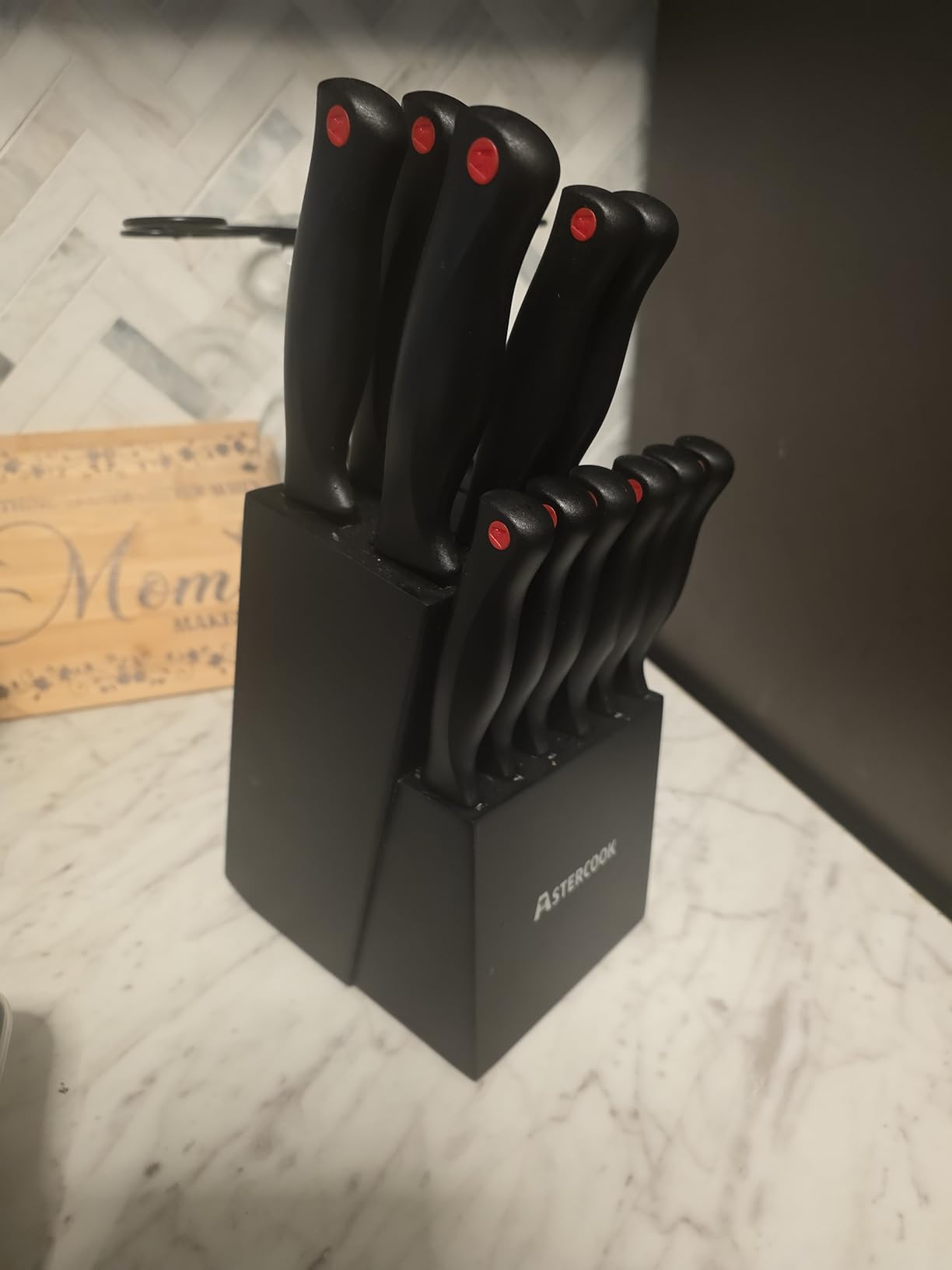 Knife Set, Astercook 15 Pieces Knife Sets for Kitchen with Block, Dishwasher Safe Kitchen Knife Set with Built in Sharpener Block, German Stainless Steel Kitchen Utensils Set customer photo 1