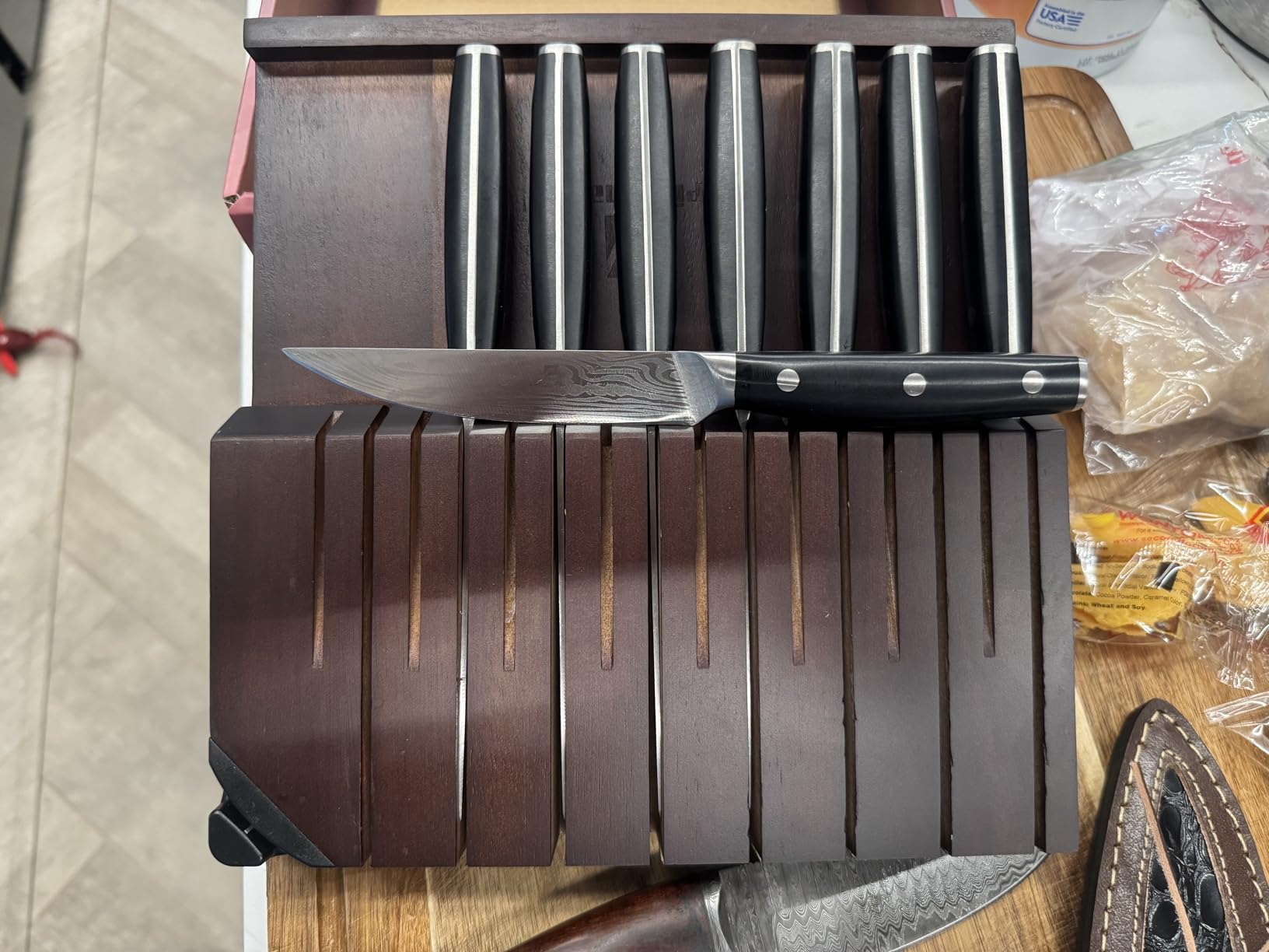 Piklohas Steak Knives Set of 8 with Drawer Organizer Built-in Sharpener, 4.6 Inch Non Serrated Dinner Knife, Forged German Steel Damascus Pattern Straight Edge Meat Knife with Full Tang Handle, Black customer photo 1