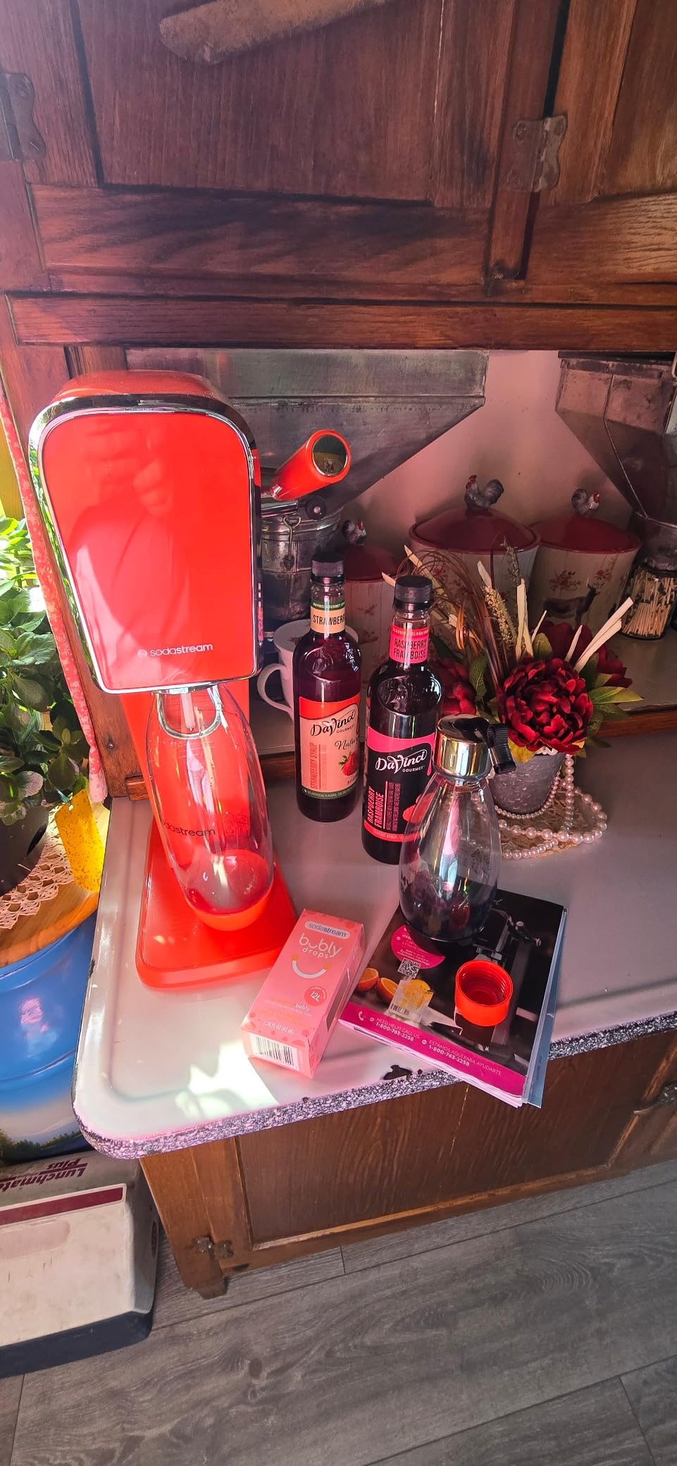 SodaStream ART Sparkling Water Maker | STARTER KIT | CQC CO2 System | Includes 1x CO2 Cylinder, 1x32 & 1x16 Fl Oz Dishwasher Safe Bottles | Black customer photo 1