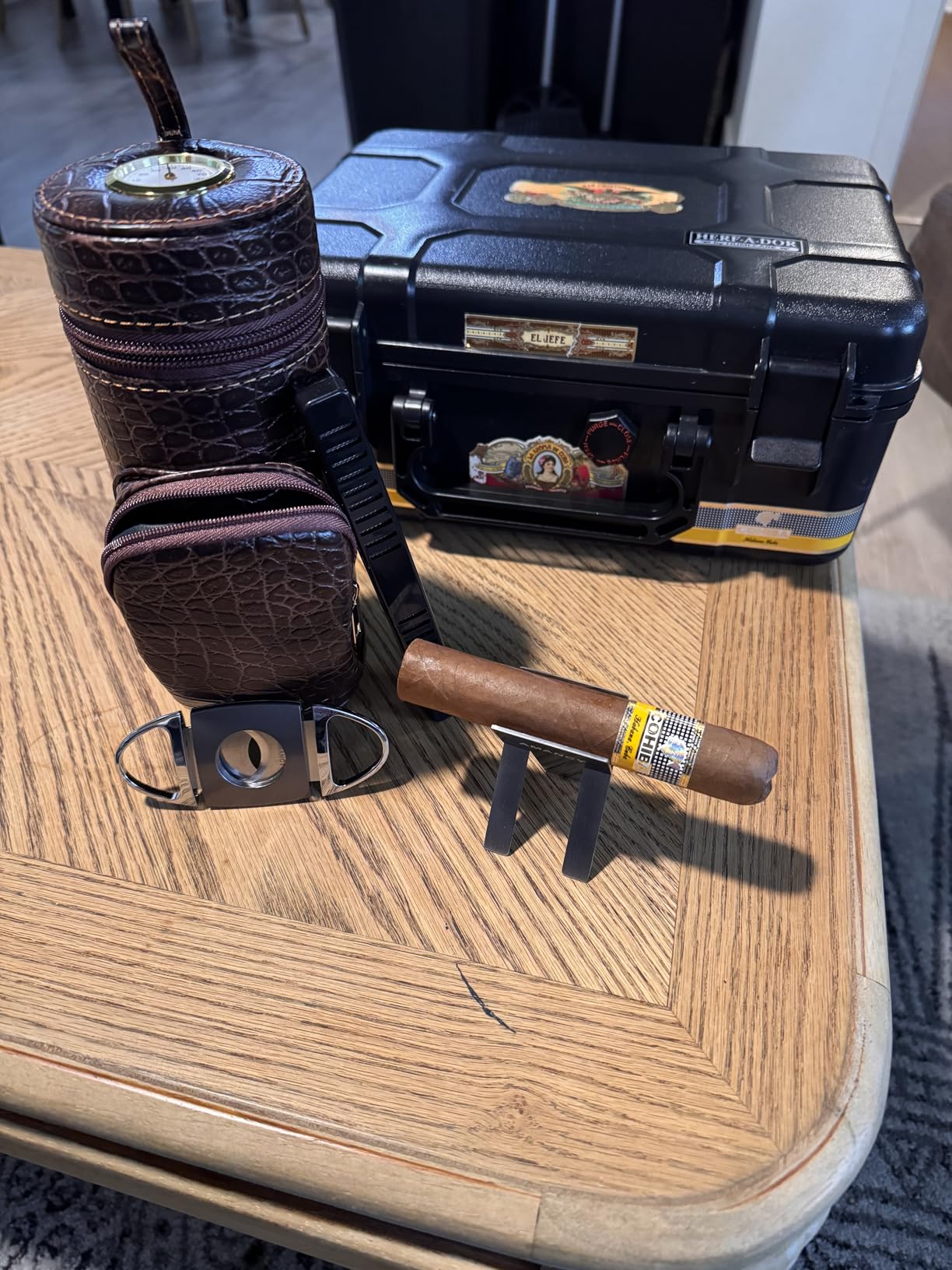 AMANCY Classy Cylindrical Hand Carry Cigar Case with Premium Cutter and Rest, Cedar Wood Lined Travel Cigar Holder Humidor kit with Built-In Hygrometer, Long Humidifier, and Dropper customer photo 2