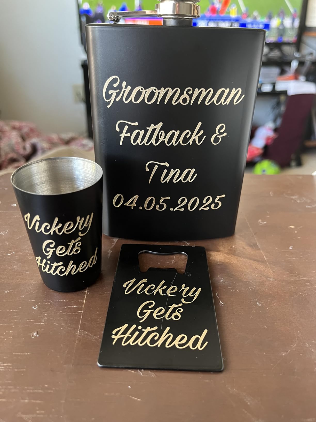 Yaomiao Wedding Groomsman Gifts Set of 8 Flask for Men 8 oz Stainless Steel Hip Flask with 8 Shot Glass 8 Funnel 8 Credit Card Bottle Opener Groomsmen Proposal Box with Raffia Grass Shred Fill customer photo 1
