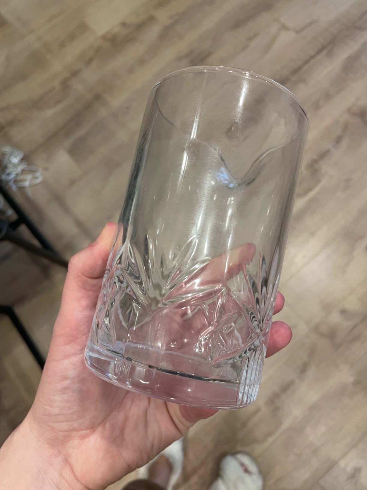 Dandat 4 Pcs Cocktail Mixing Glass 24 oz Crystal Stirring Glass Thick Bottom Seamless Cocktail Pitcher for Home Bartender Bar Whiskey Martini Drink Shaker Accessories customer photo 1