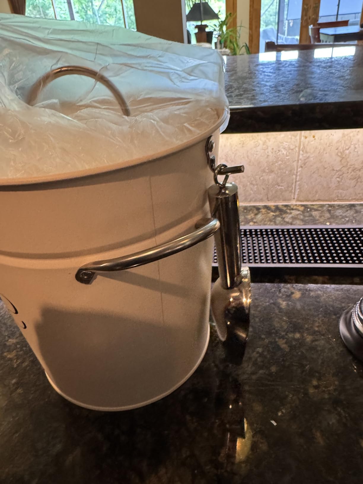 3Qt White Galvanized Ice Bucket with Lid, Scoop & Handles - Ideal for Cocktails, Parties, BBQs, Wine & Champagne. Double-Layer Insulated Outer & Galvanized Inner Layer, Perfect for Home & Outdoor Use customer photo 2