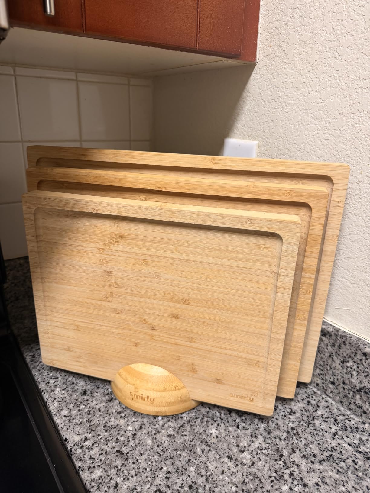 SMIRLY Walnut Cutting Board for Kitchen - Wood Cutting Boards with Handle and Juice Groove for Meal Prep, Serving, Charcuterie - Kitchen Gadgets - Non Toxic Wooden Chopping Board Set of 3 with Holder customer photo 1