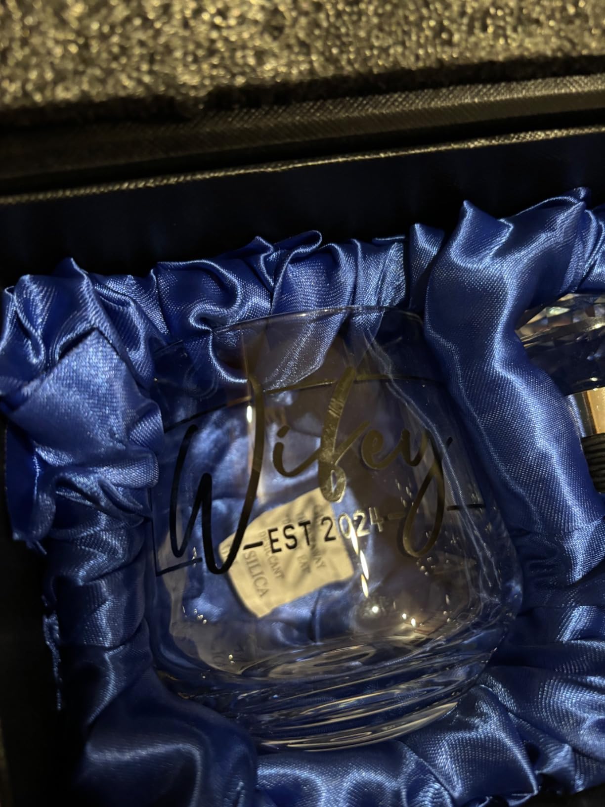comfit Wedding Gifts for Couples 2026, Bridal Shower Gifts, His and Hers Gift, Whiskey Wine Glasses with Diamond Wine Stopper Set, Anniversary Christmas Gift for Couples, Hubby and Wifey customer photo 2