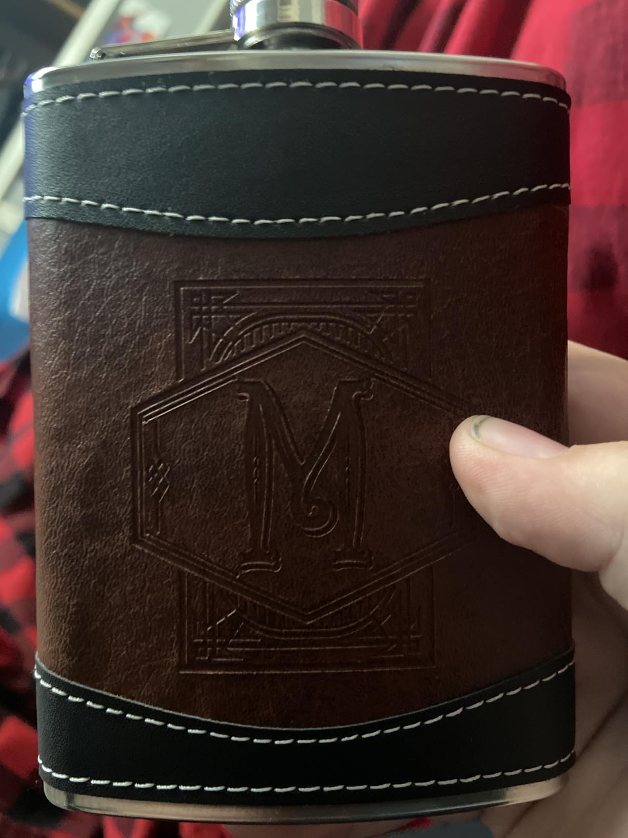 Baderke Personalized Groomsmen Flask 8 oz Stainless Steel Monogram Hip Flask for Men Leather Birthday Gift for Dad Grandpa Wedding(Letter B) customer photo 1