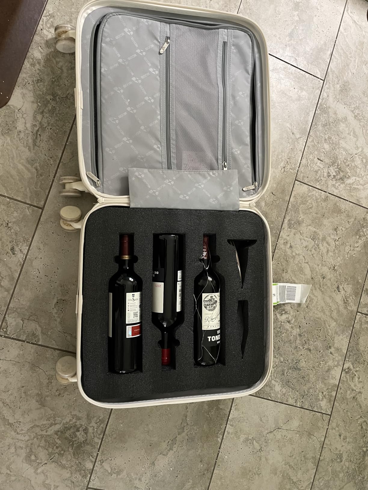 Wine Suitcase - 6 Bottle Travel Case with TSA Lock, Removable Inserts and Silent Spinner Wheels customer photo 1