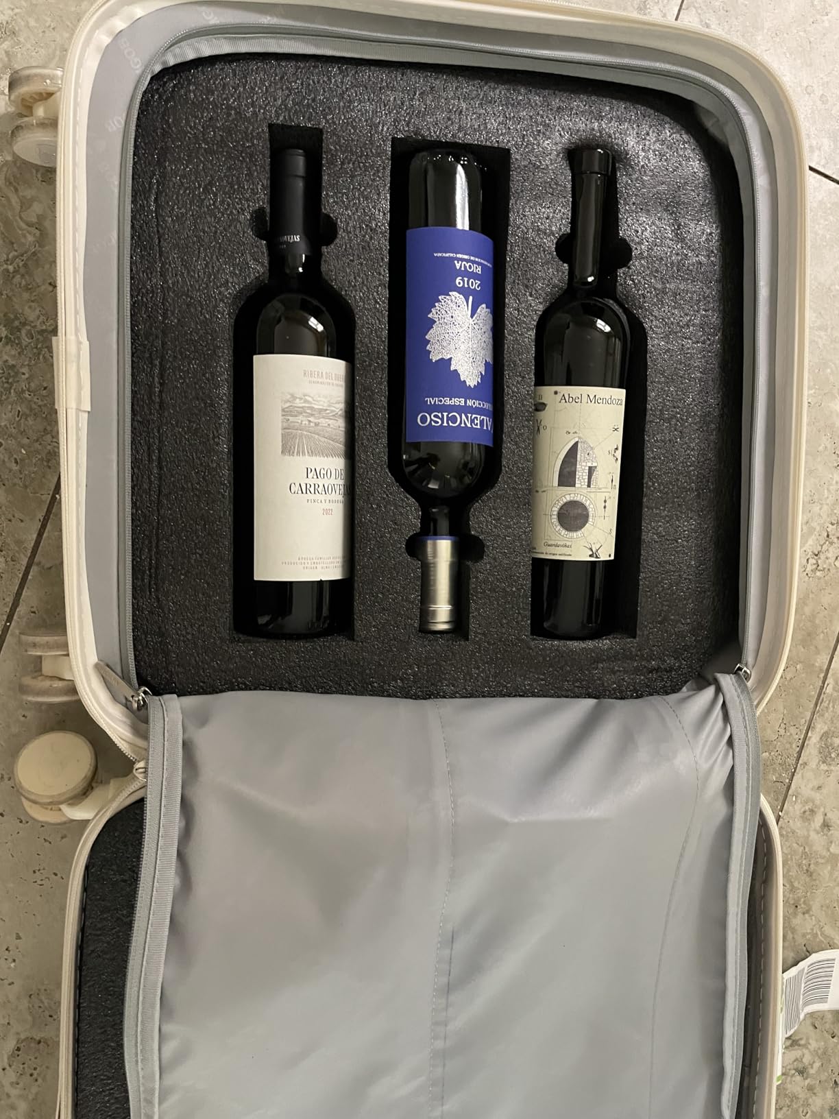 Wine Suitcase - 6 Bottle Travel Case with TSA Lock, Removable Inserts and Silent Spinner Wheels customer photo 2