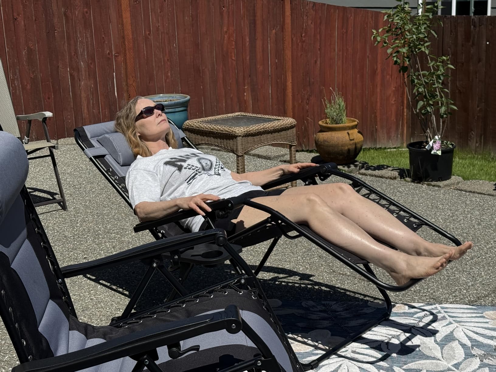 Sweetcrispy Zero Gravity Chairs, Set of 2 Portable Recliner Beach Camping Patio Outdoor Folding Lounge Chair with Cup Holder Trays and Adjustable Pillow customer photo 1