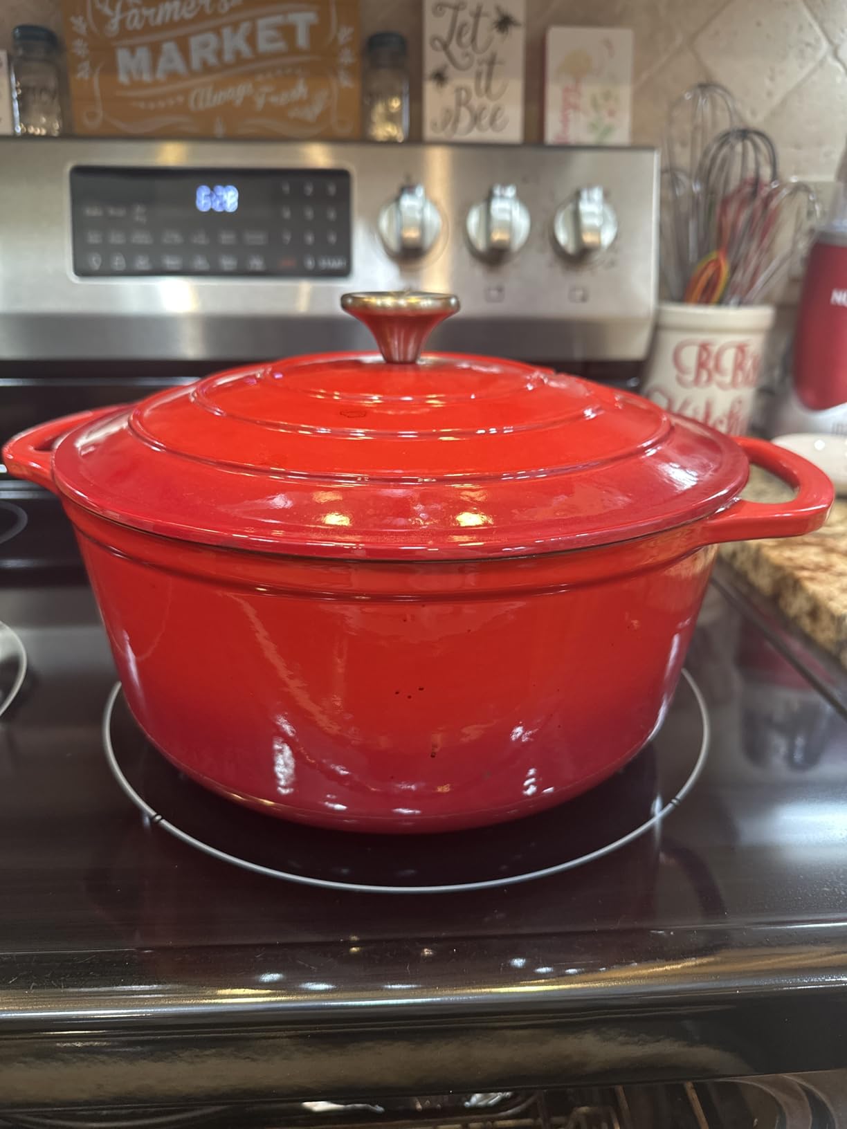 Zulay Kitchen 6.4QT Enameled Cast Iron Dutch Oven Pot with Lid, Heavy-Duty Soup Pot for Stews, Braising, Roasting & Sourdough Bread Baking, Oven Safe up to 500F - Ablaze Red customer photo 1
