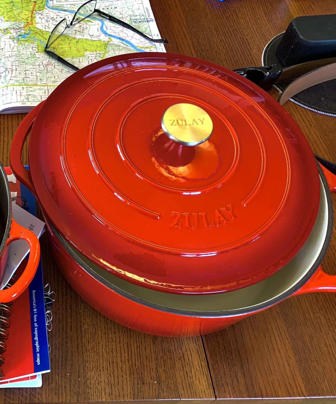 Zulay Kitchen 6.4QT Enameled Cast Iron Dutch Oven Pot with Lid, Heavy-Duty Soup Pot for Stews, Braising, Roasting & Sourdough Bread Baking, Oven Safe up to 500F - Ablaze Red customer photo 2