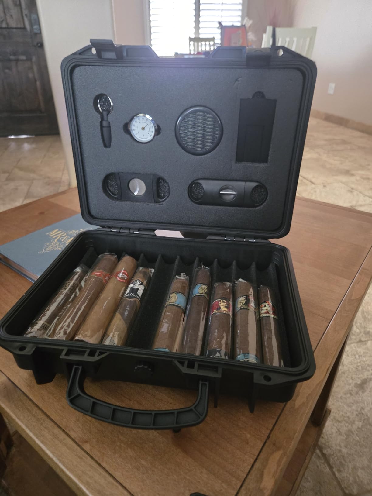 INFINITKIN Cigar Humidor Case | Lockable, Waterproof, Crushproof, Airtight | Holds 20 Cigars | Durable, Portable Travel Cigar Humidor Kit for Aficionados customer photo 2
