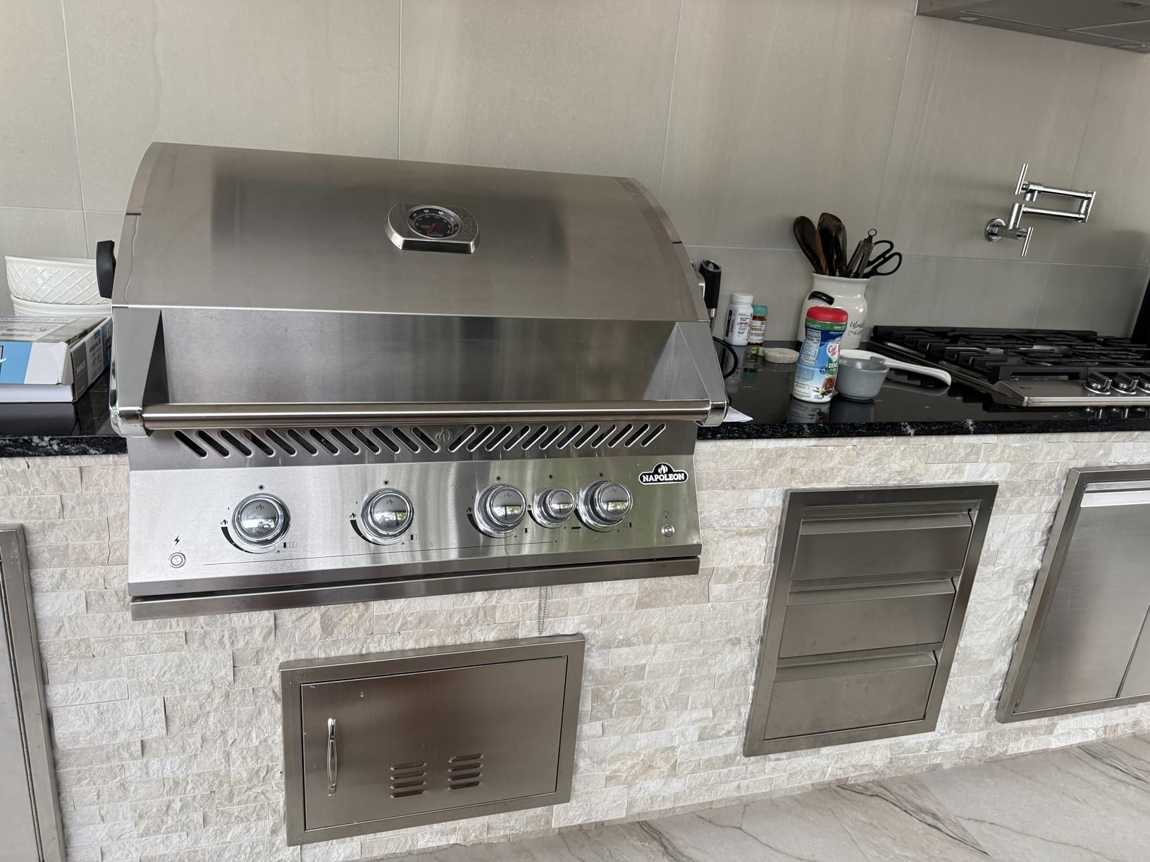 Napoleon Built-In 700 Series 32-inch Natural Gas Grill Head with Infrared Rear Burner - BIG32RBNSS-1-4 Main Burners, Infrared Rear Burner, Stainless Steel, Included Rotisserie Kit customer photo 2