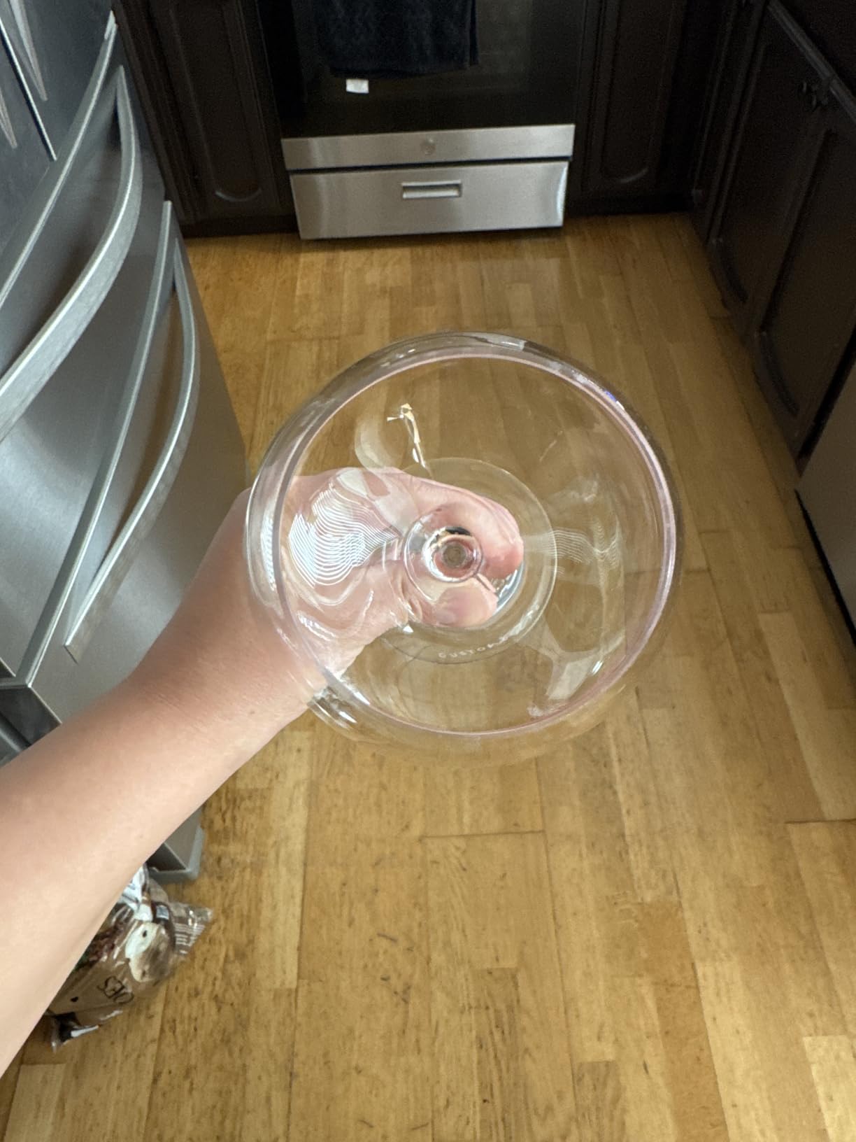 Gusto Nostro Crystal Wine Glasses Set of 4, 22 Oz Long Stem Modern Wine Glasses for White and Red Wine, Dishwasher Safe customer photo 1