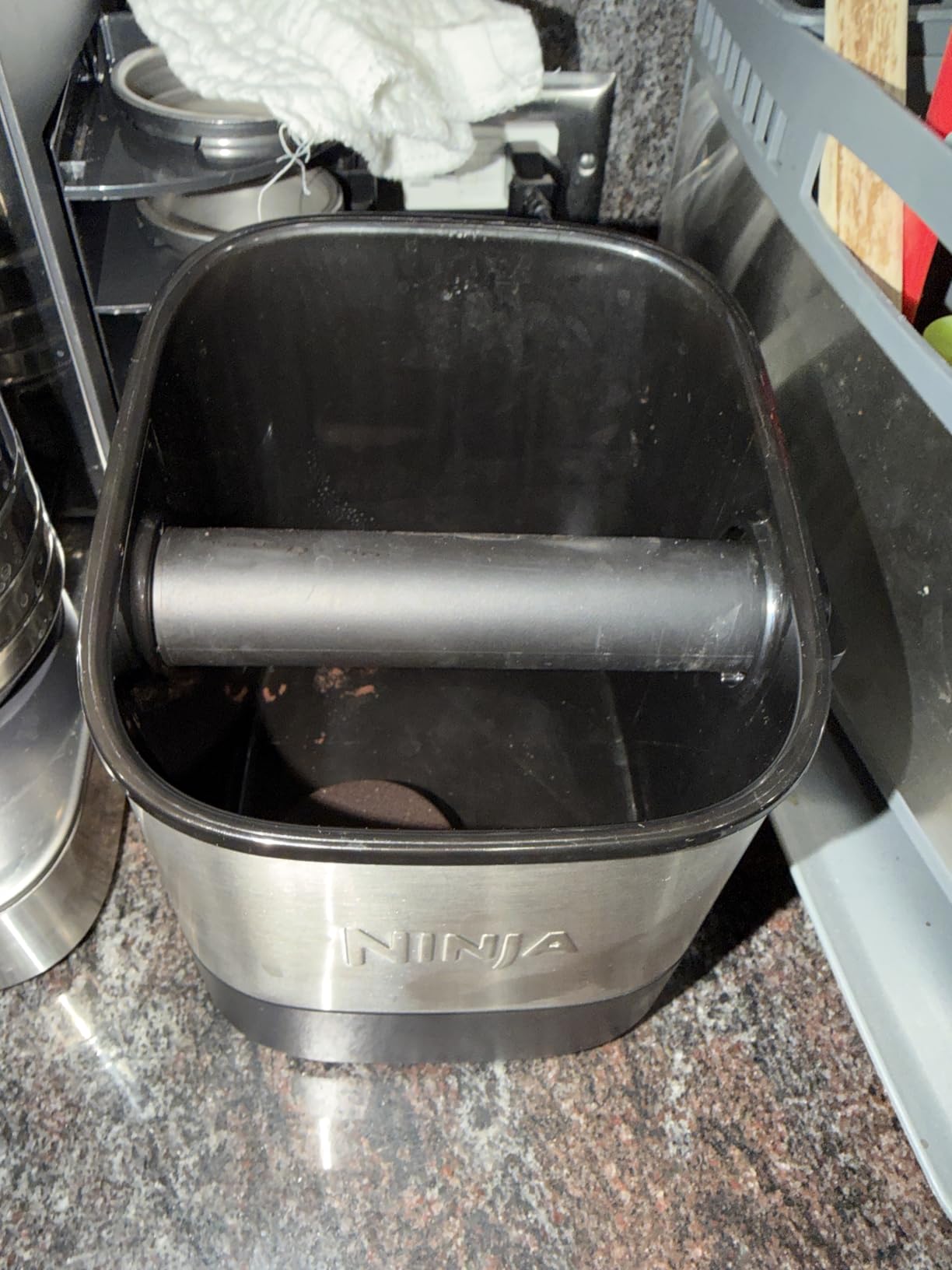 Ninja Luxe Cafe Knock Box, Accessories for Espresso Machine, Easy & Mess-Free Puck Disposal, Coffee & Espresso Grounds, Non-slip Base, Removable Bar, Holds 10 Double Shot Pucks, XSKKNOCKBOX customer photo 1