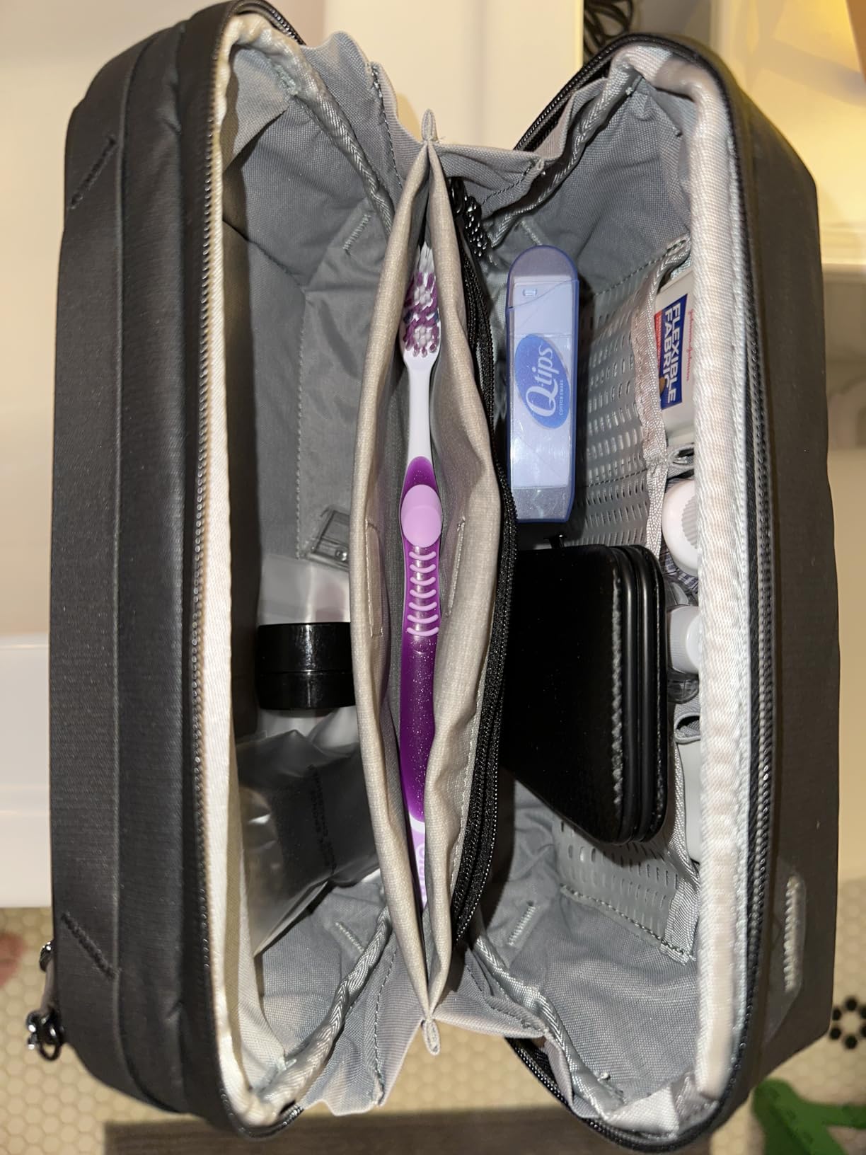 Peak Design Wash Pouch, Weatherproof Travel Toiletry Bag, Upright or Hanging Dopp Kit with Pockets, Magnetic Toothbrush Pocket, Wide UltraZip Opening customer photo 2