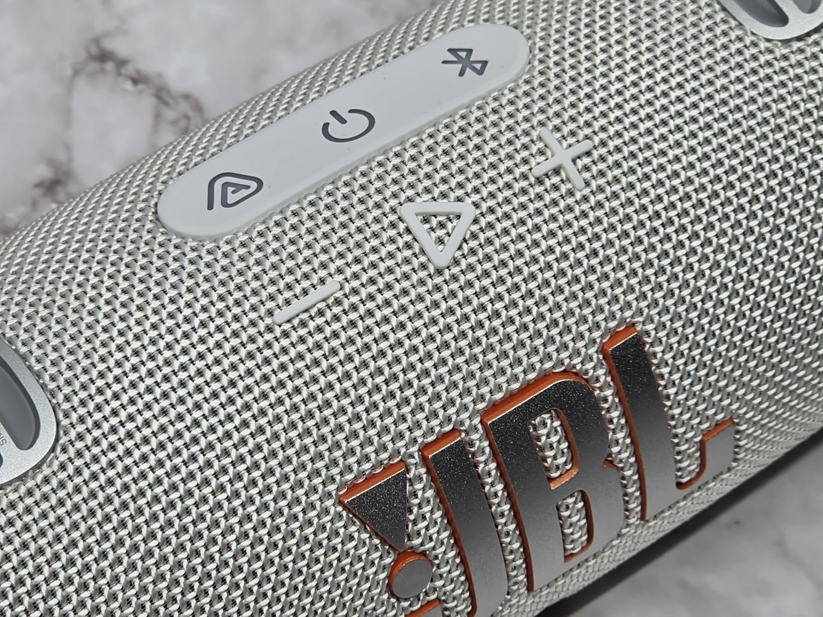 JBL Charge 6 - Portable Waterproof & Drop-Proof Bluetooth Speaker, Bold JBL Pro Sound with AI Sound Boost, 28Hrs of Playtime, Built-in powerbank & Comes with a Sturdy/Removable Carrying Strap customer photo 2