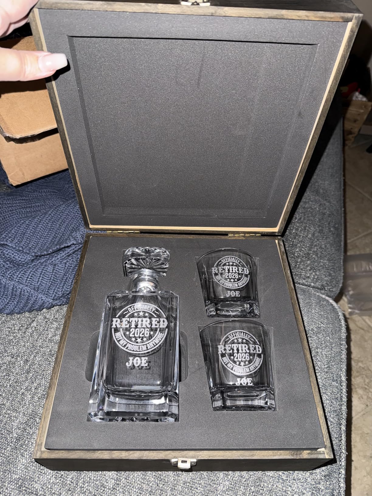 Personalized Rectangle Whiskey Decanter Set - 700ml Laser Engraved Crystal Liquor Decanter & Glasses with Custom Name, Includes 2 or 4 Glasses, Luxury Gift for Men customer photo 1