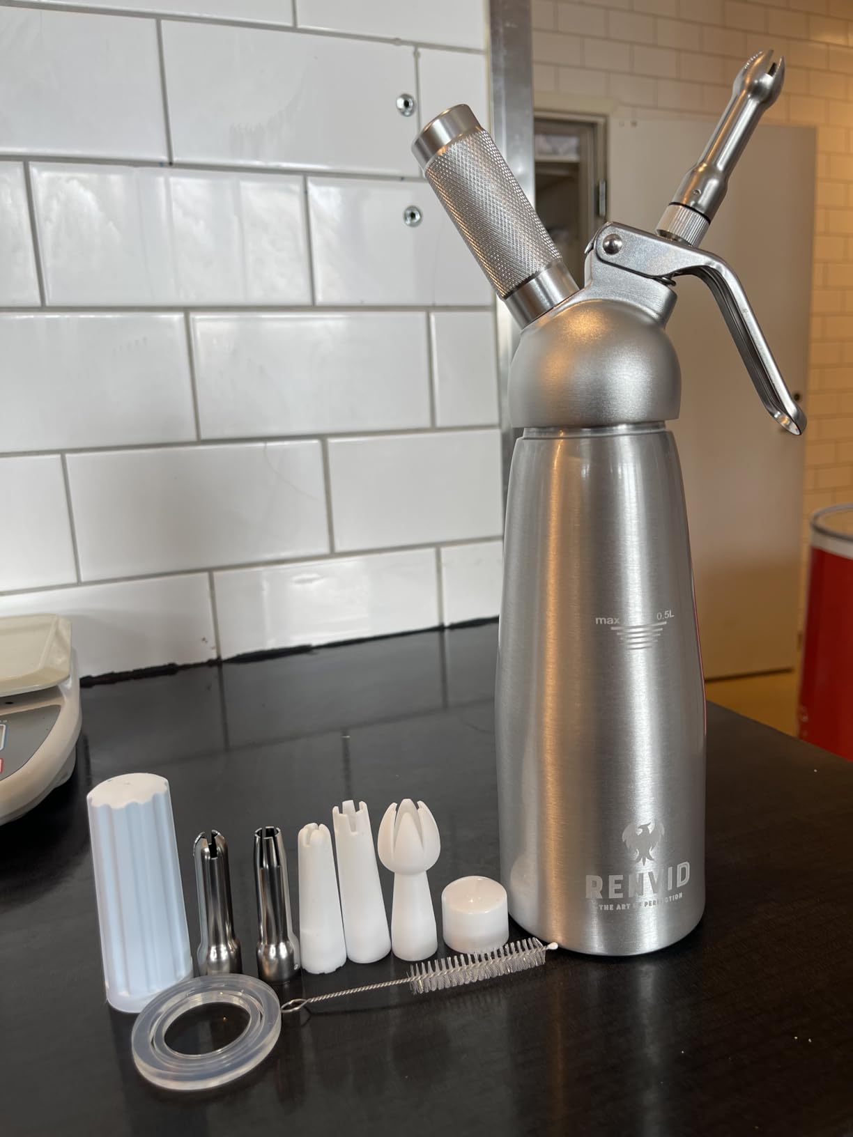 Professional Whipped Cream Dispenser - 500mL Aluminium Whip Maker Canister with 2 Sets of Stainless Steel & Plastic Tips, Cleaning Brush & Mesh Storage Bag - Leak-Proof & Easy to Use for Homemade Desserts customer photo 2