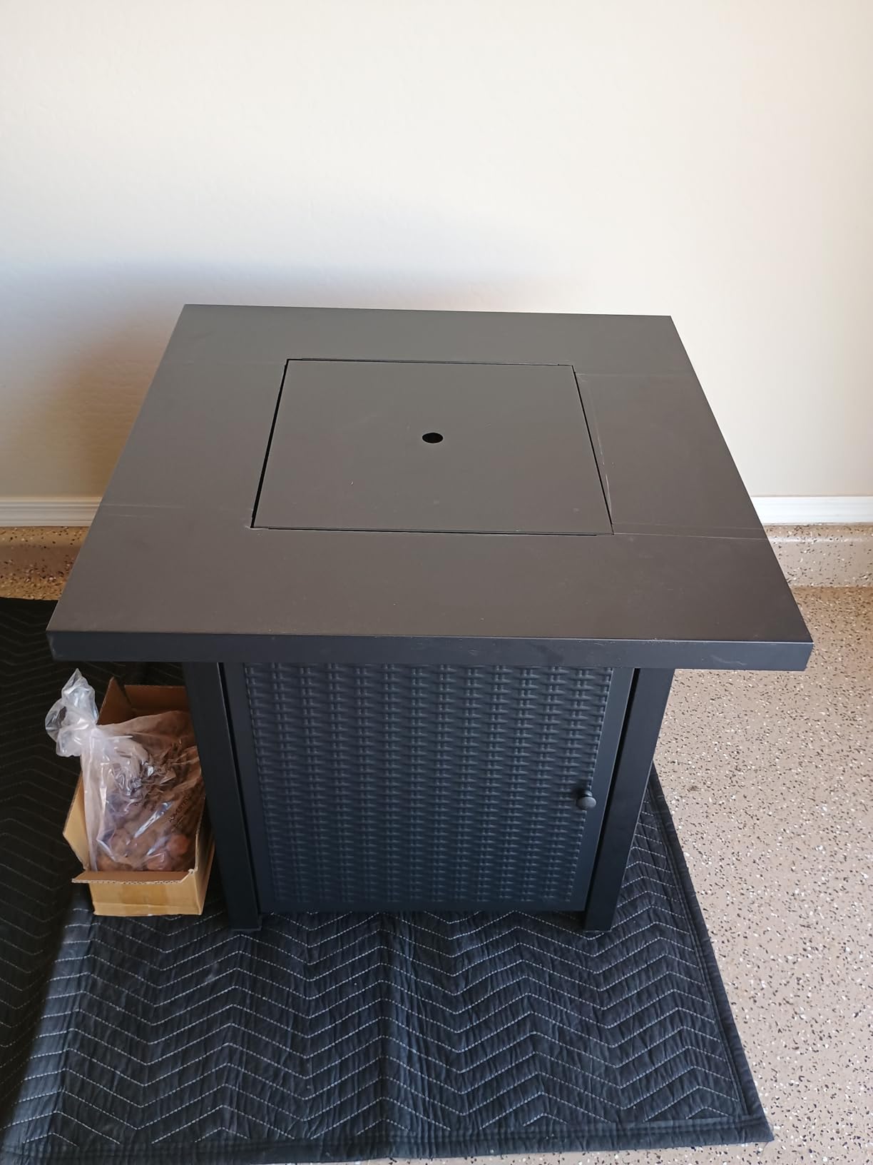 Amazon Basics Fire Table, 50,000 BTU, 28