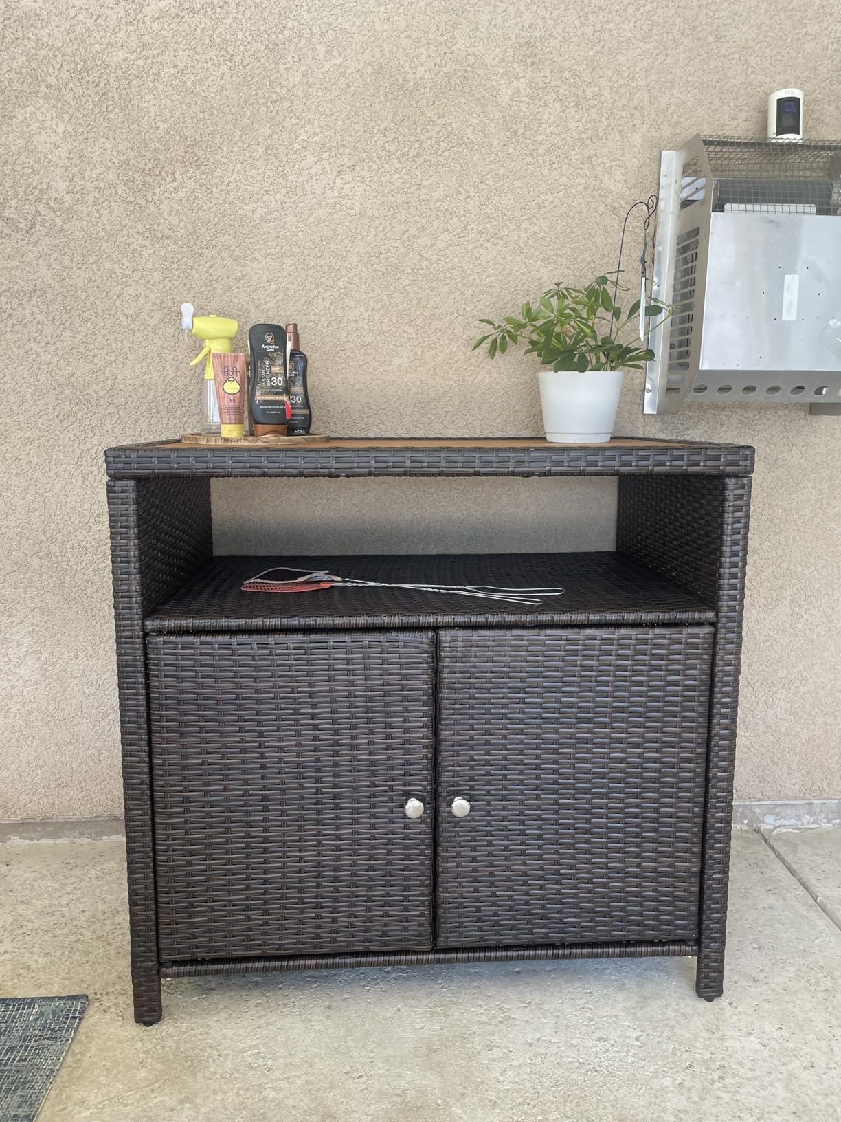 Outsunny Wicker Outdoor Storage Cabinet, Rattan Bar Table with Acacia Wood Countertop, 2 Doors and Shelf, Buffet Cabinet Sideboard for Poolside, Garden, Patio, Backyard, Brown customer photo 2