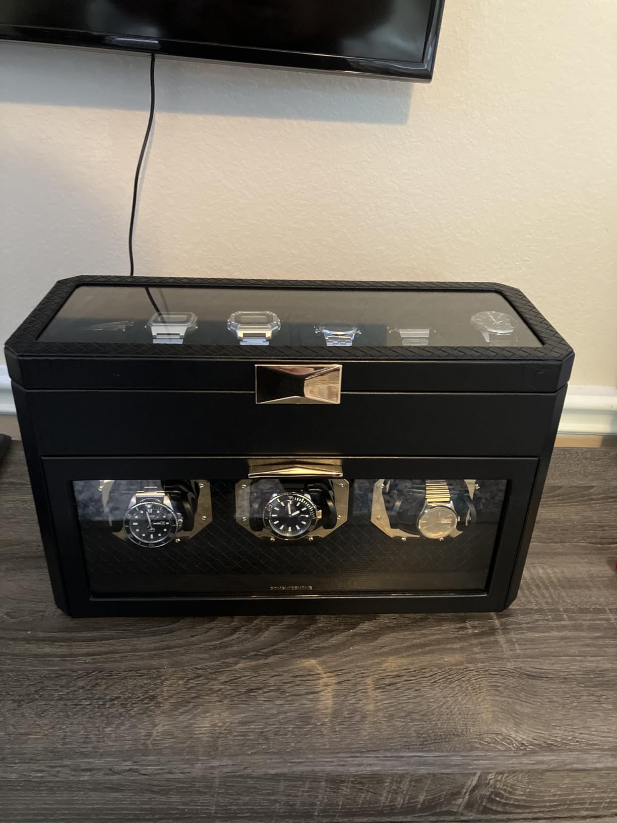 SONGMICS Automatic Single Watch Winder Box with Quiet Motor, for Automatic Watches, with LED Light, Adjustable Pillow, Lock, 4 Winding Settings, Includes a USB-C Charging Cable, Black UJWB030B01 customer photo 1