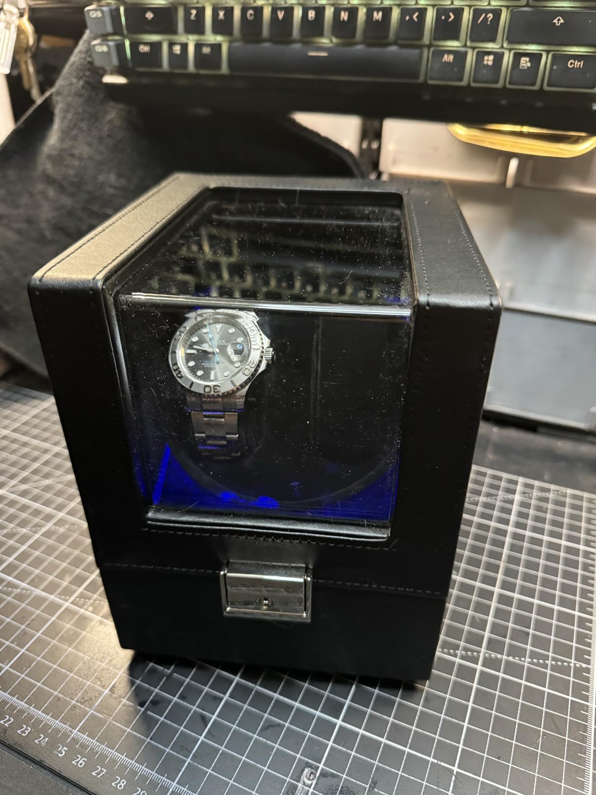 SONGMICS Automatic Single Watch Winder Box with Quiet Motor, for Automatic Watches, with LED Light, Adjustable Pillow, Lock, 4 Winding Settings, Includes a USB-C Charging Cable, Black UJWB030B01 customer photo 2