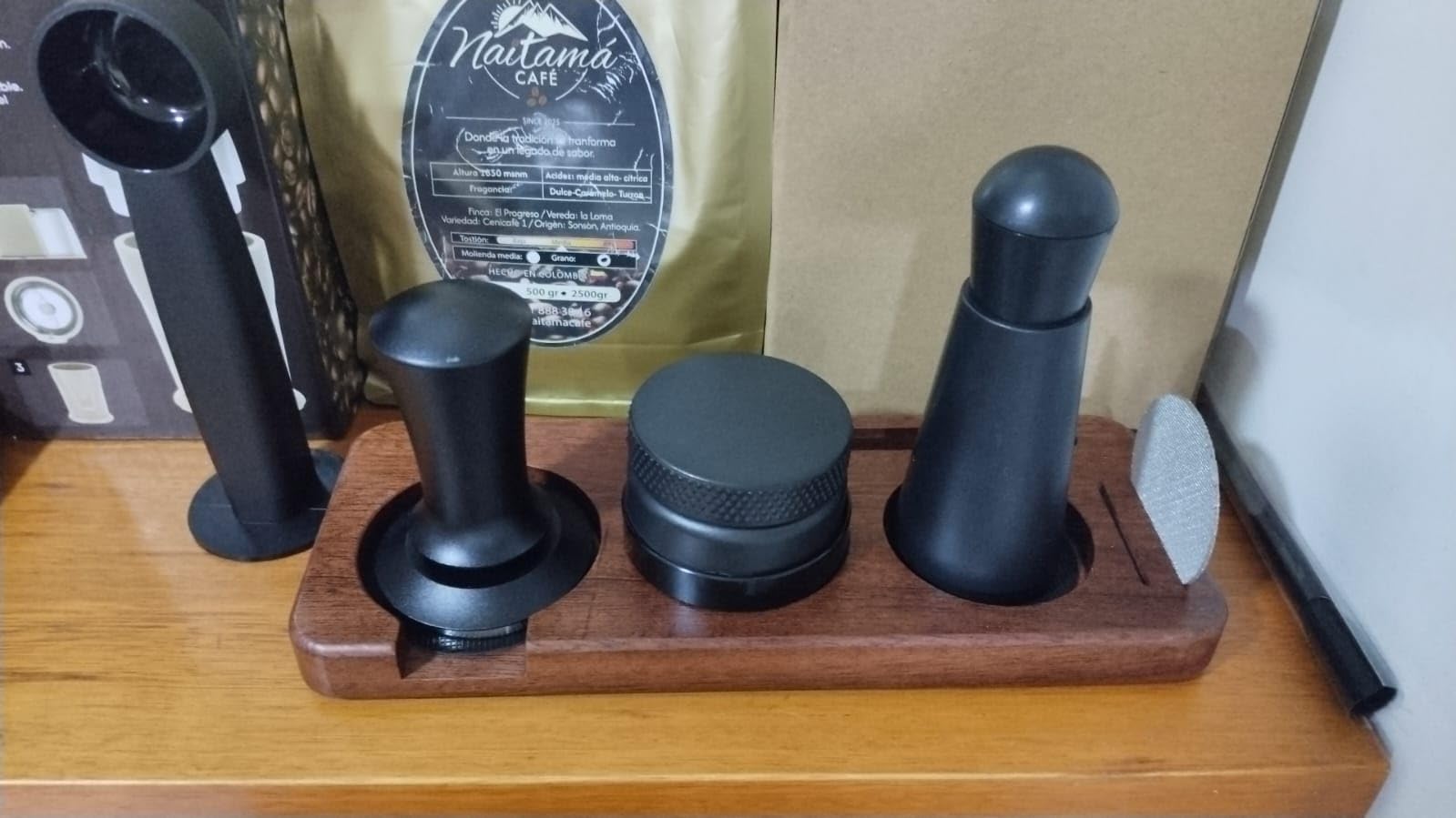 7 PCS Espresso Accessories,51mm Espresso Tamper Tools,WDT Tool Espresso Machine Accessories Kit,Coffee Tamper with Wood Espresso Tamping Station,Distributor,Stirrer,Dosing Funnel,Brush,Puck Screen customer photo 1
