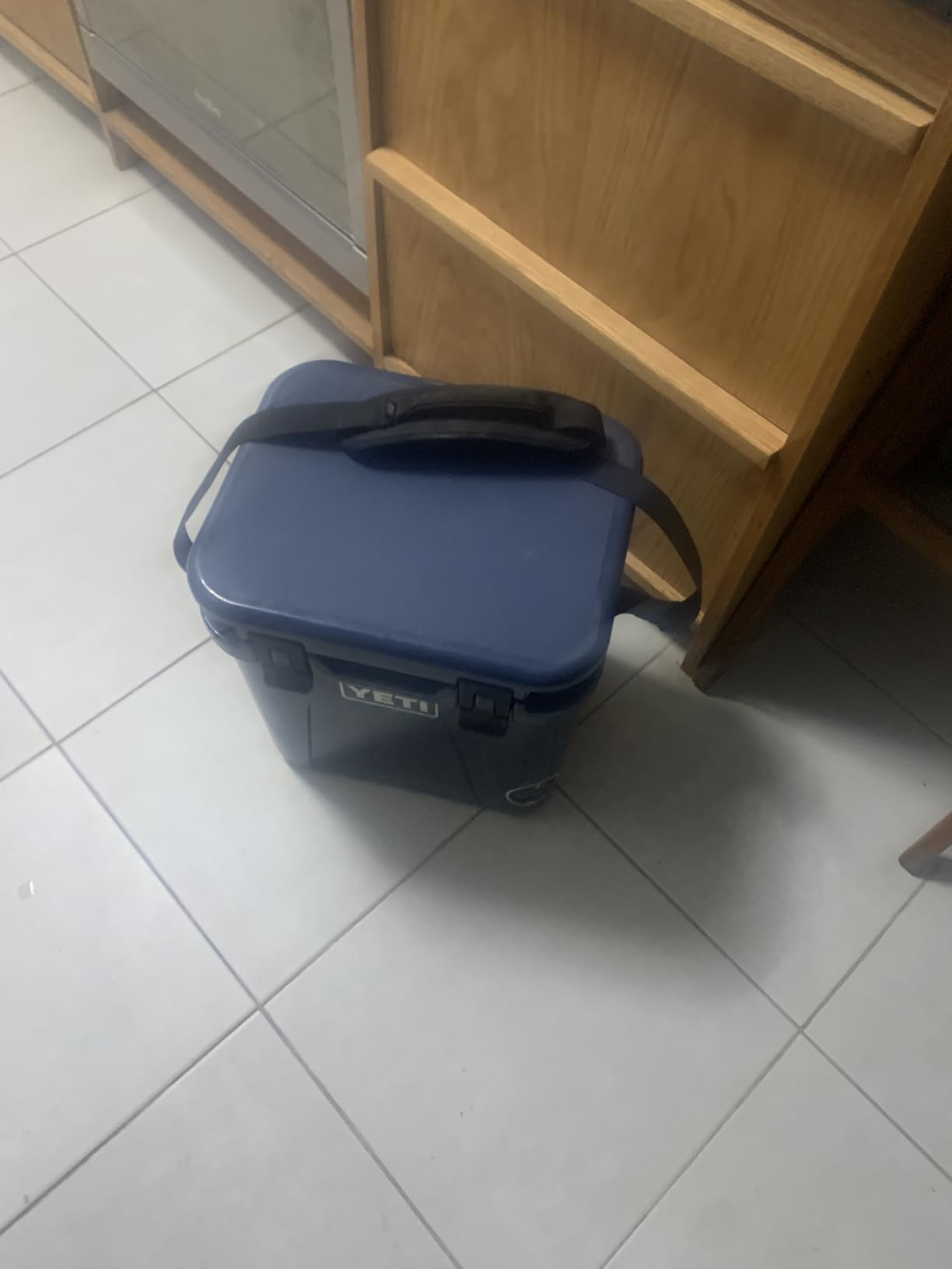 YETI Roadie 24 2.0 Hard Cooler with DoubleDuty Shoulder Strap and Drain Plug customer photo 2