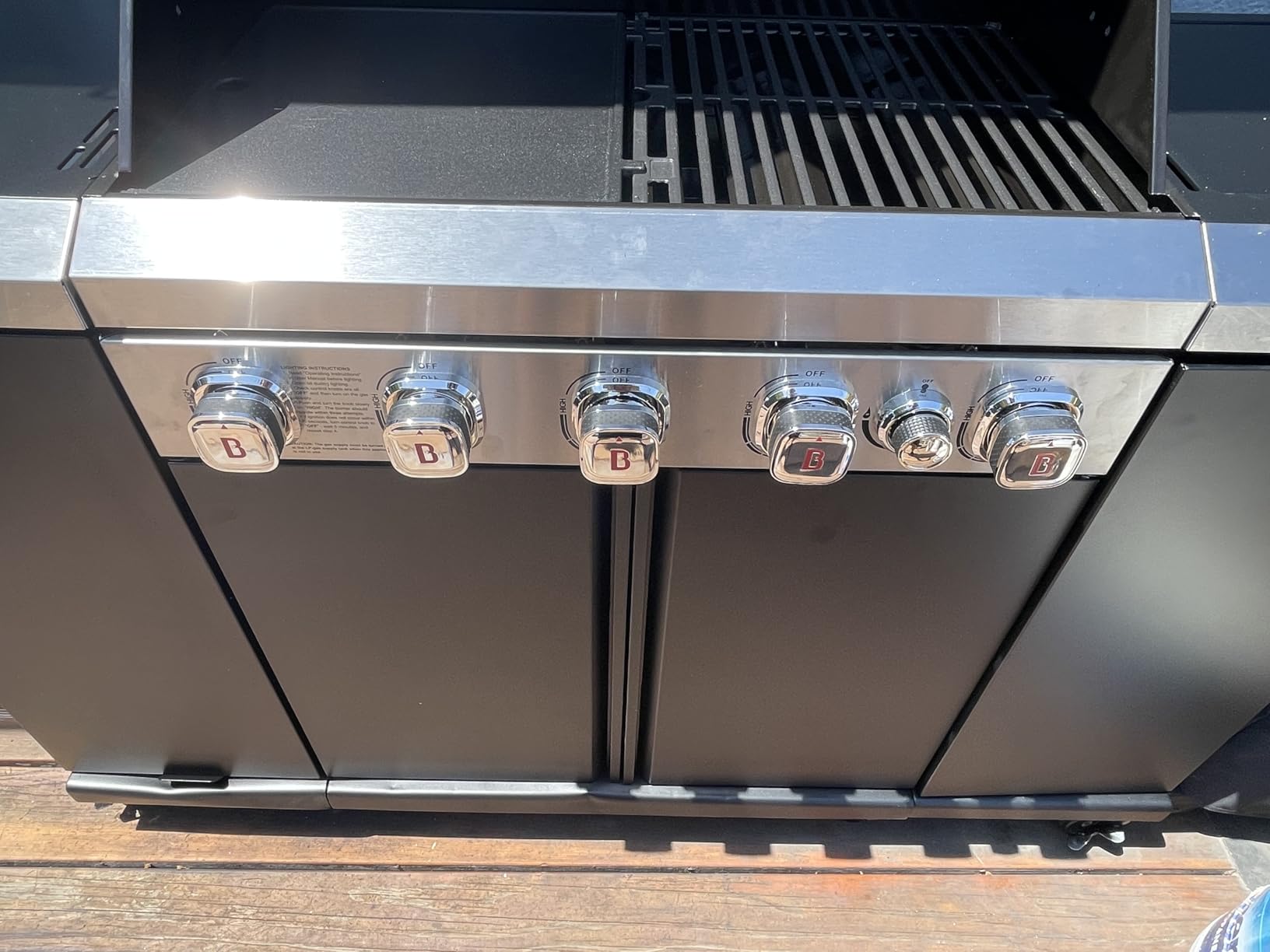 Brand-Man 4-Burner Gas Outdoor Kitchen Grill Island with Side Burner - 44,000 BTU Stainless Steel BBQ Grill Station with Storage Cabinets, Fold-out Prep Table, LPG/NG Convertible, Black customer photo 2