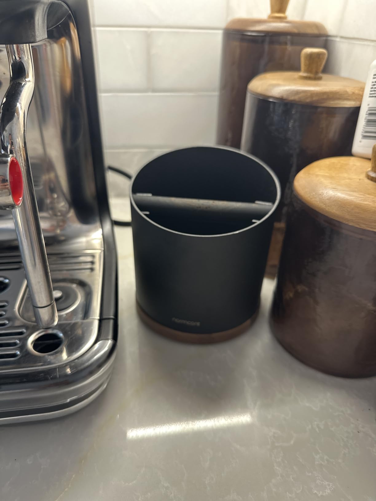 Normcore Espresso Knock Box, 1L Capacity Holds 20-25 Espresso Pucks, Stainless Steel with Walnut Non-Slip Base, Knock Bin For Home Baristas, Black customer photo 1