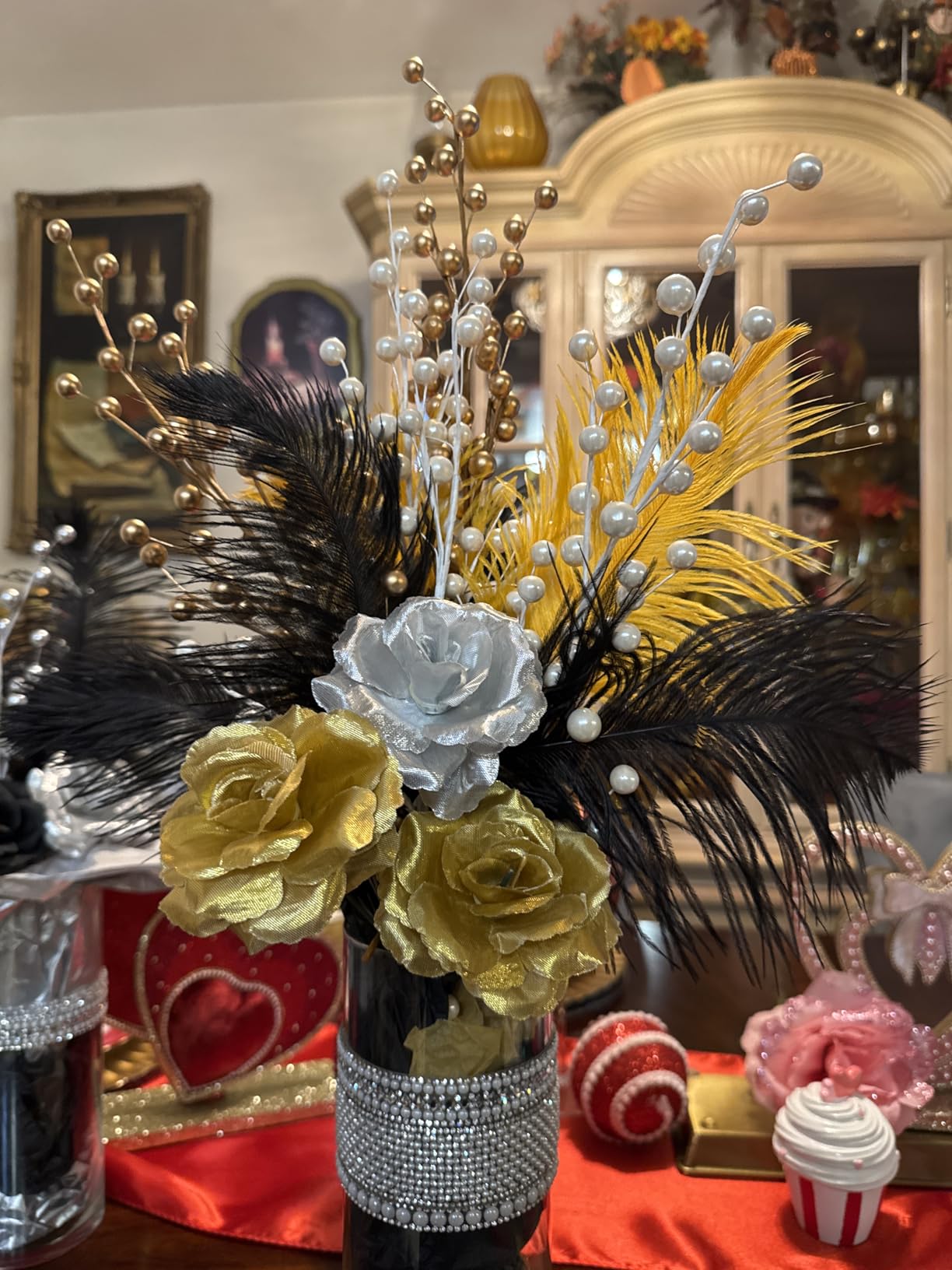 Lamar 20Pcs 8-10'' Black and Gold Ostrich Feathers - 1920s Style Gatsby Party Decorations, Masquerade Party Centerpieces, Great Gatsby Decor, Wedding, Party Supplies customer photo 2