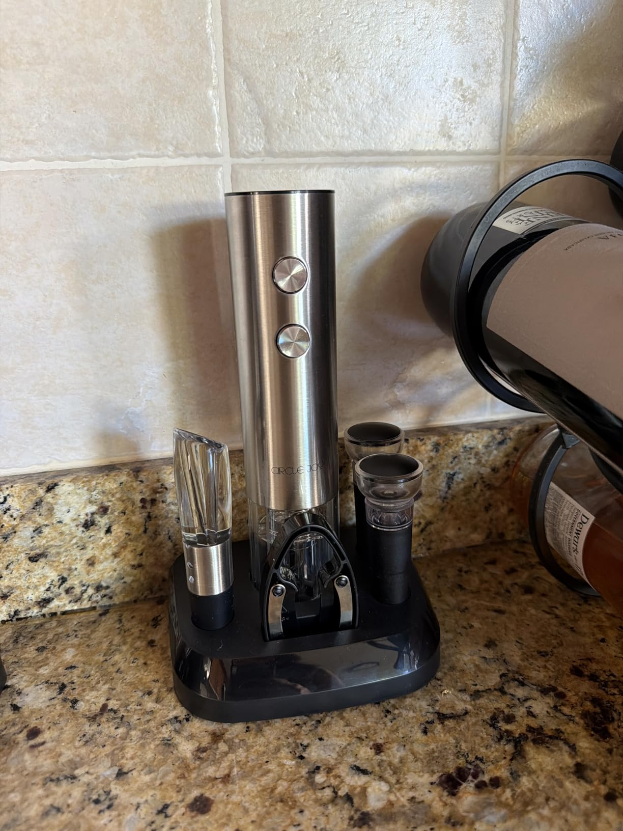 CIRCLE JOY Electric Wine Opener Stainless Steel Rechargeable Automatic Wine Bottle Opener Set 7-in-1 Wine Gifts for Wine Lovers with Charging Base, Foil Cutter, Wine Aerator Pourer & 2 Vacuum Stoppers customer photo 2