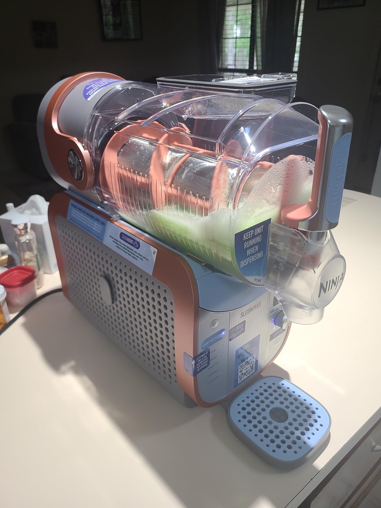 Ninja SLUSHi Max XXL Smart Frozen Drink Maker, Top Performance and Smart Technology, Party Size 150 Ounces Capacity, No Ice Needed, 6 Programs, Ideal Temp and Texture up to 12 Hours, Peach, FS605 customer photo 1