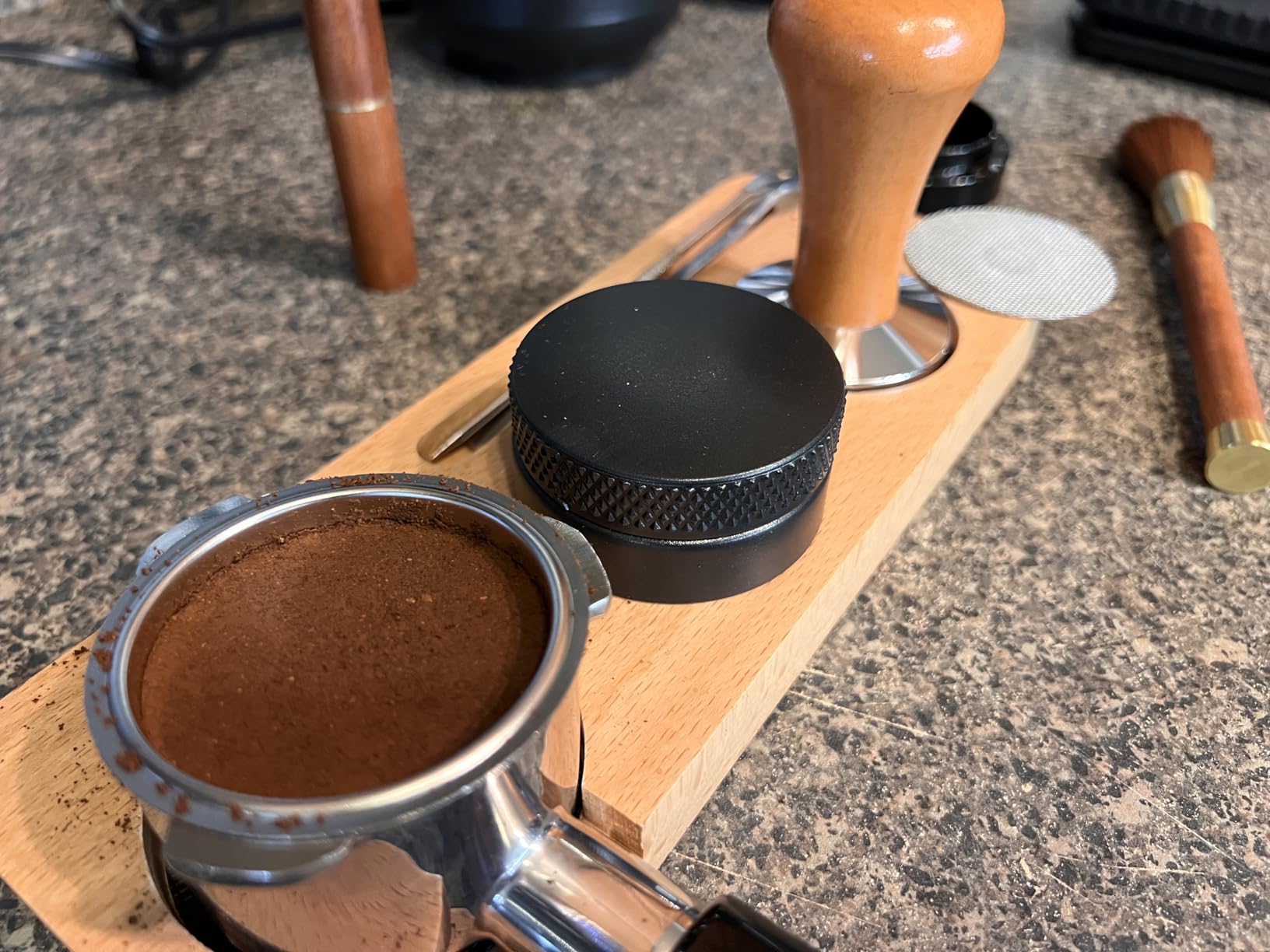 28PCS Espresso Accessories Kit,51mm Espresso Tamper Tools,Includes Wood Station,Distributor,Stirrer,Dosing Funnel,Brush,Puck Screen,Frothing Pitcher,Latte Pen,Powder Ring,Towel,Decorative Stencils customer photo 2