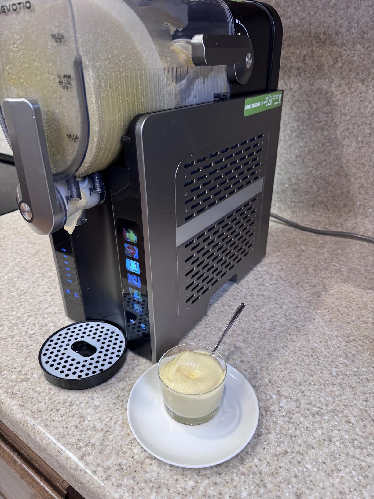 Slushie Machine for Home, 88 oz Slushy Machine, No Ice Needed Frozen Drink Maker with 6 Presets, Quiet, Auto-Clean, LED Display, Black, Perfect for Margaritas, Frappes, Milkshakes and More customer photo 2