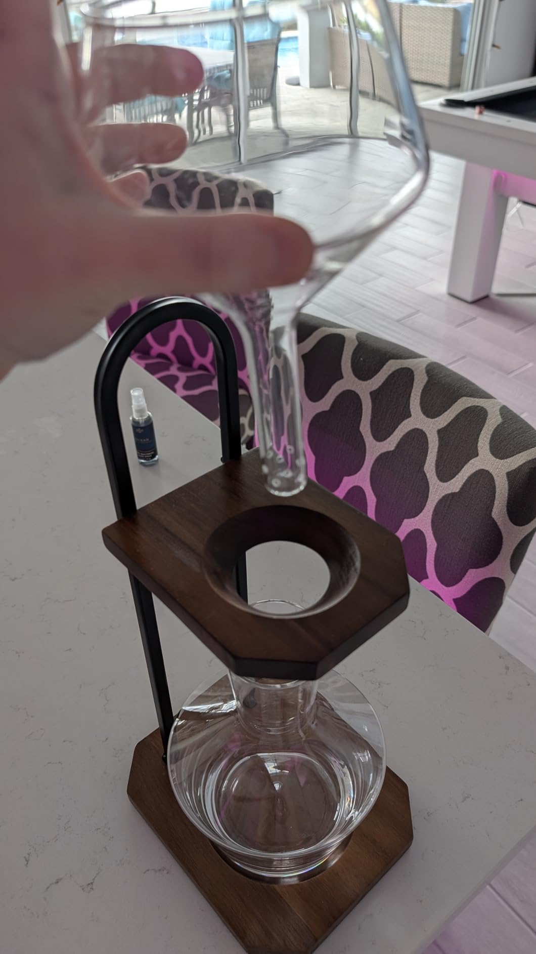 Wine Decanter, High-Efficiency Wine Decanter, Borosilicate Glass Decanter and Funnel, with Solid Wood Base & Stainless Steel Stand, for Home, Bar, Restaurant, Ideal Gift for Wine Lovers customer photo 1