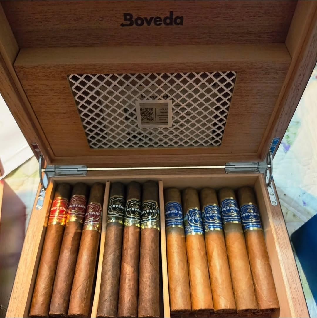 Boveda Bespoke Spanish Cedar Humidor Cigar Box with Macassar Ebony Matte Finish, Custom-Built Holder, Includes 84% Seasoning Packs and 69% Size 320 Humidity Pack, 50 Cigar Capacity customer photo 1