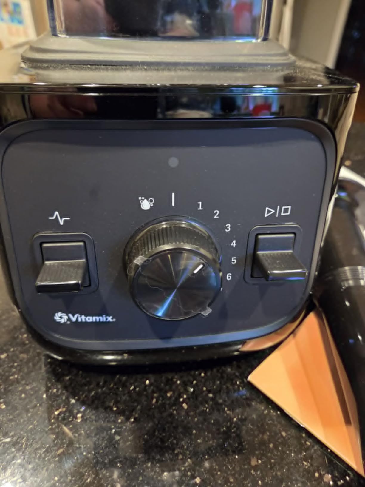 Vitamix VX1 Blender, Professional-Grade | 10-Speeds, 64 Oz Classic Container, Self-Cleaning customer photo 2